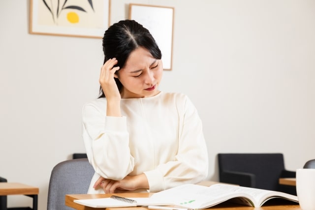 女性にみられることがある症状